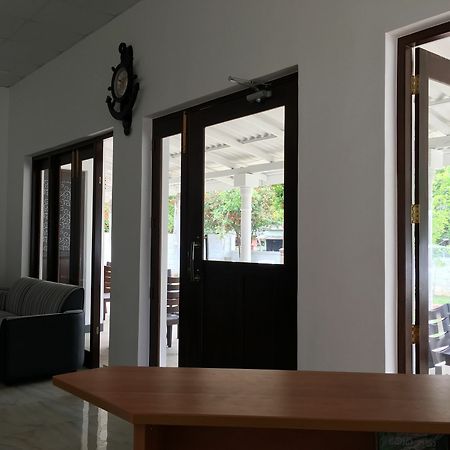 Lavonka Tourist Rest Hotel อนุราธปุระ ภายนอก รูปภาพ