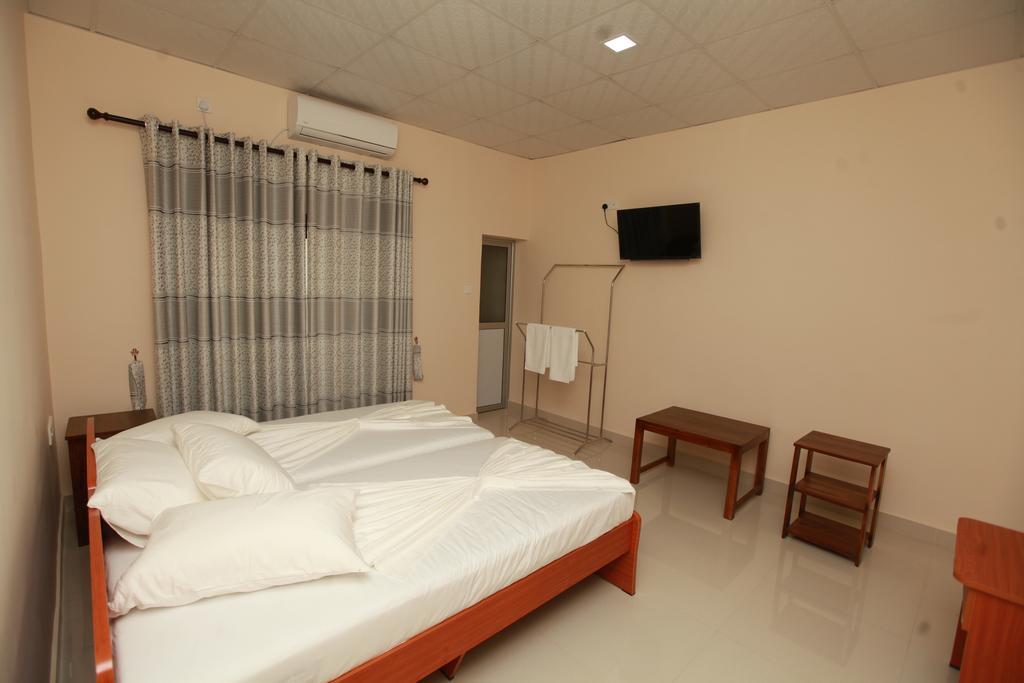 Lavonka Tourist Rest Hotel อนุราธปุระ ภายนอก รูปภาพ