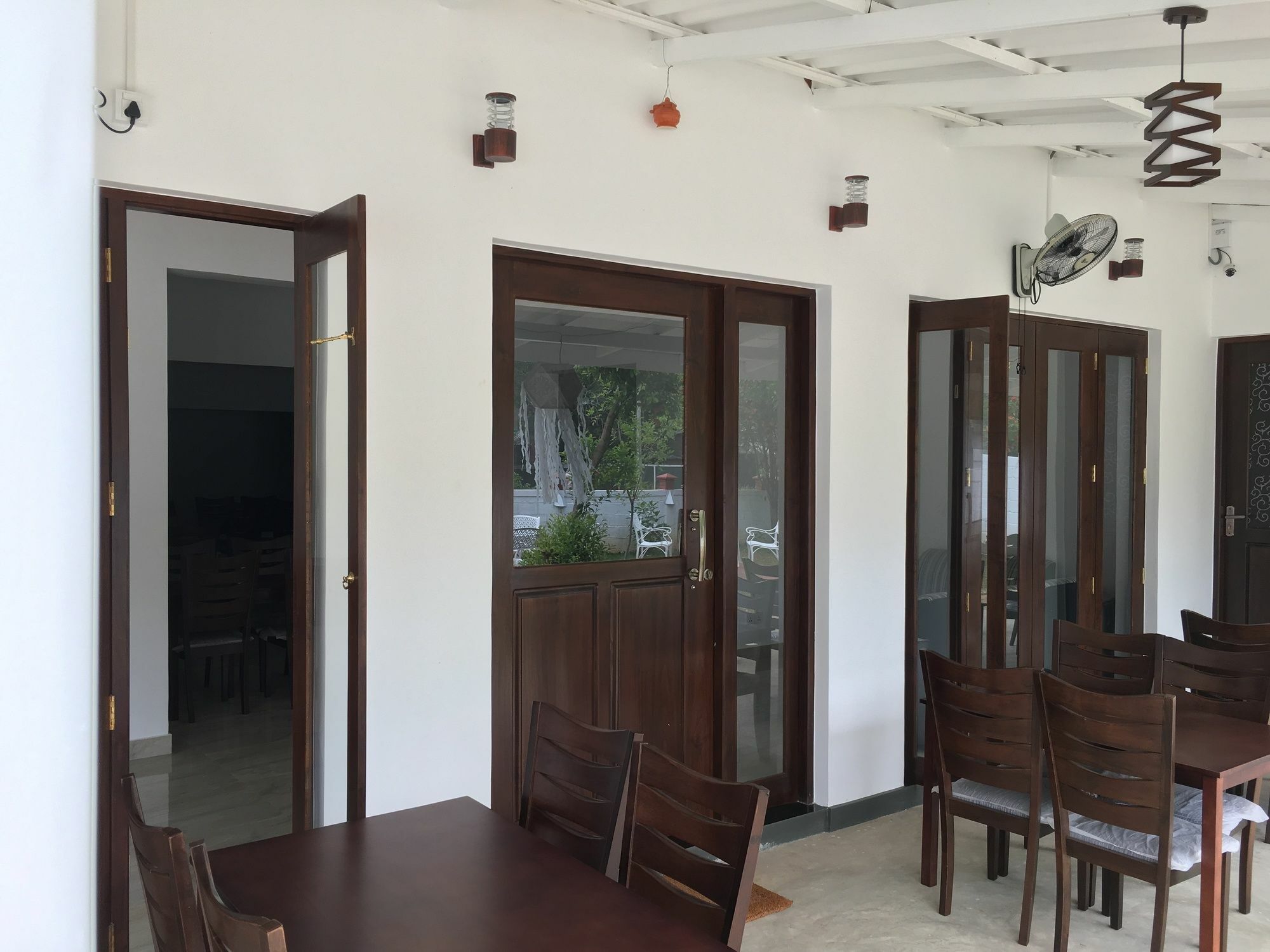 Lavonka Tourist Rest Hotel อนุราธปุระ ภายนอก รูปภาพ