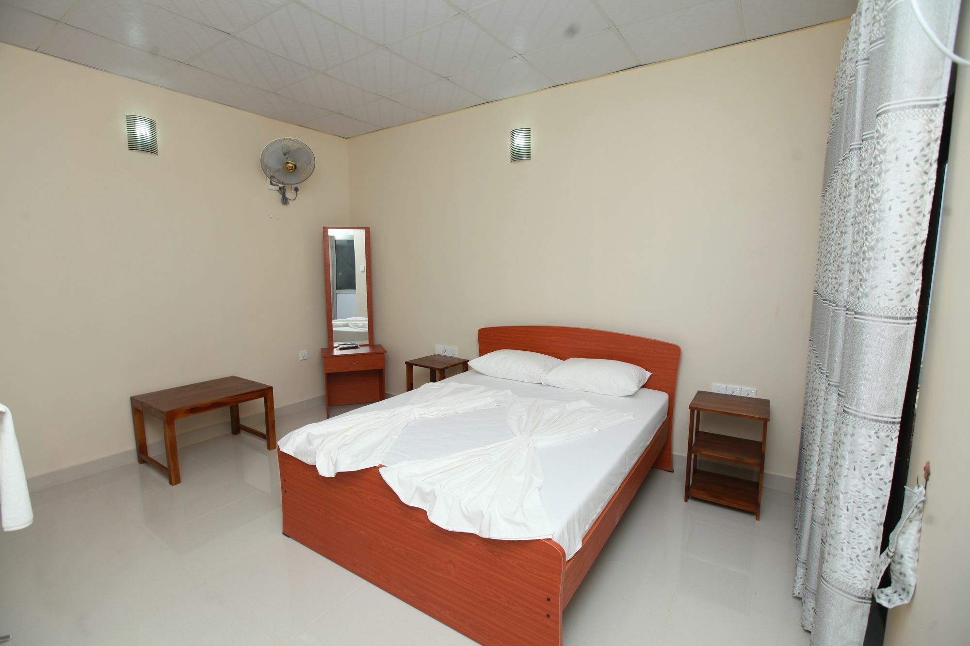 Lavonka Tourist Rest Hotel อนุราธปุระ ภายนอก รูปภาพ