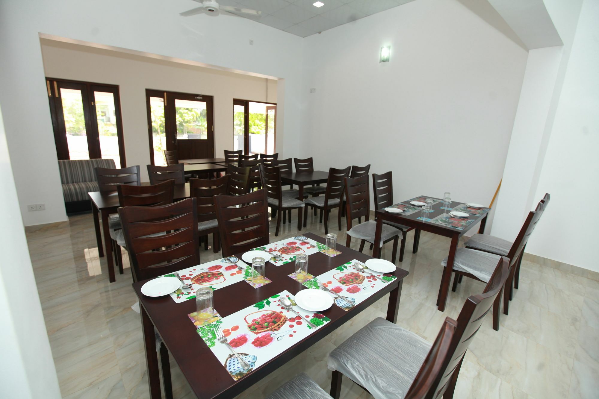 Lavonka Tourist Rest Hotel อนุราธปุระ ภายนอก รูปภาพ