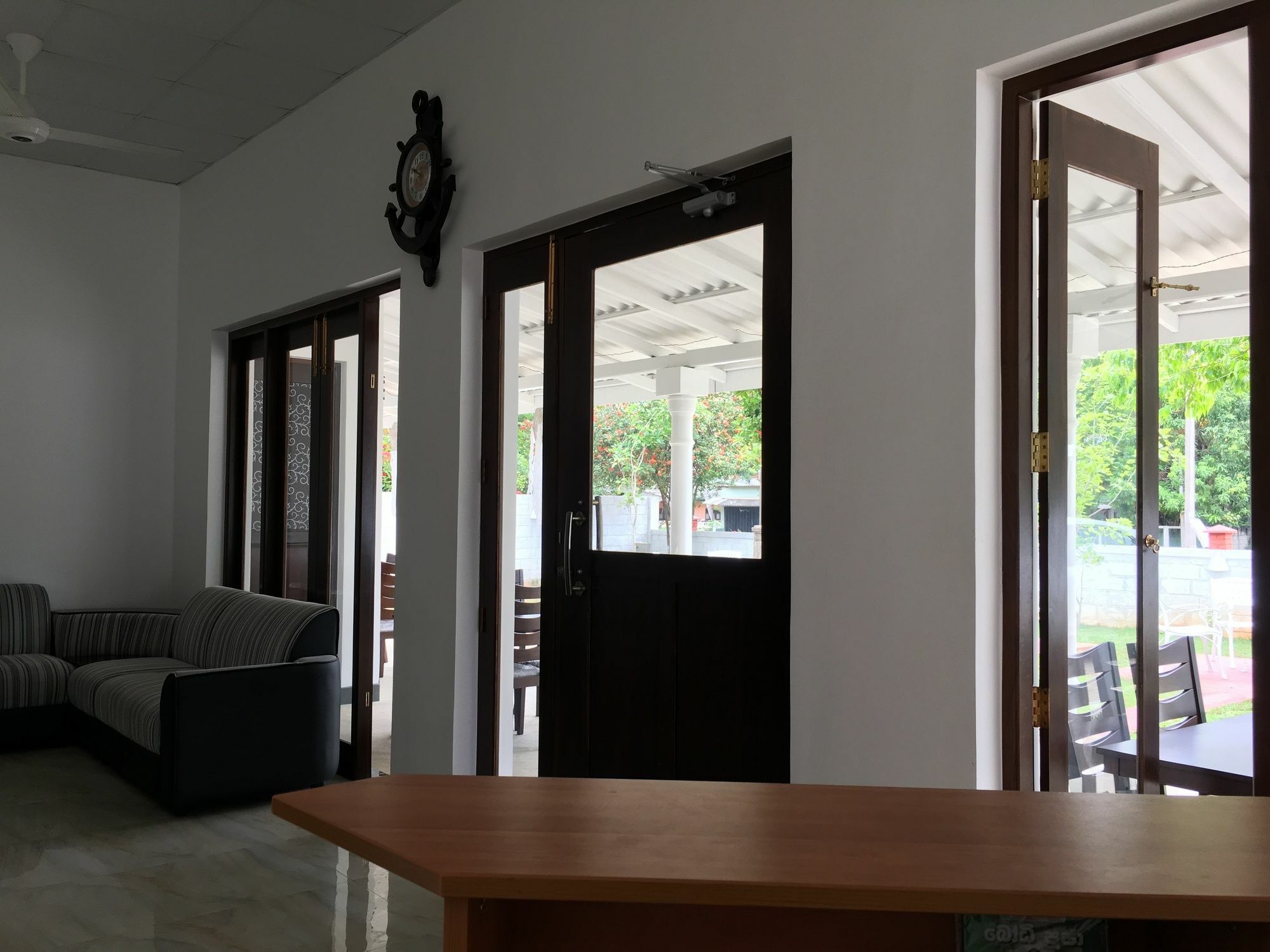 Lavonka Tourist Rest Hotel อนุราธปุระ ภายนอก รูปภาพ
