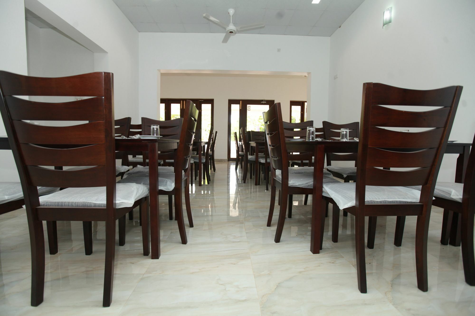 Lavonka Tourist Rest Hotel อนุราธปุระ ภายนอก รูปภาพ